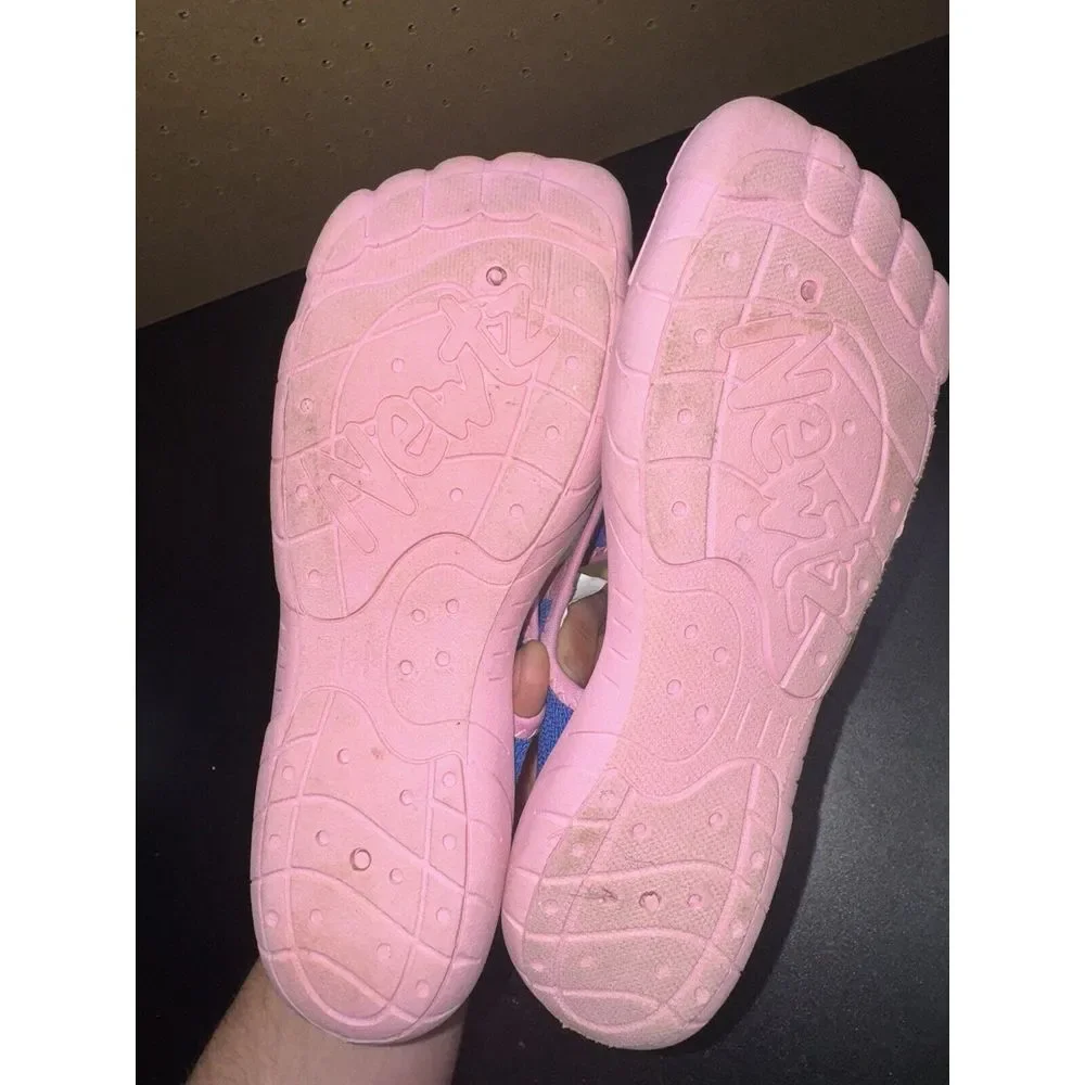 Newtz Girls' Youth‎ Water Shoes Size 4-5 Girls  Whale Pink/blue EUC